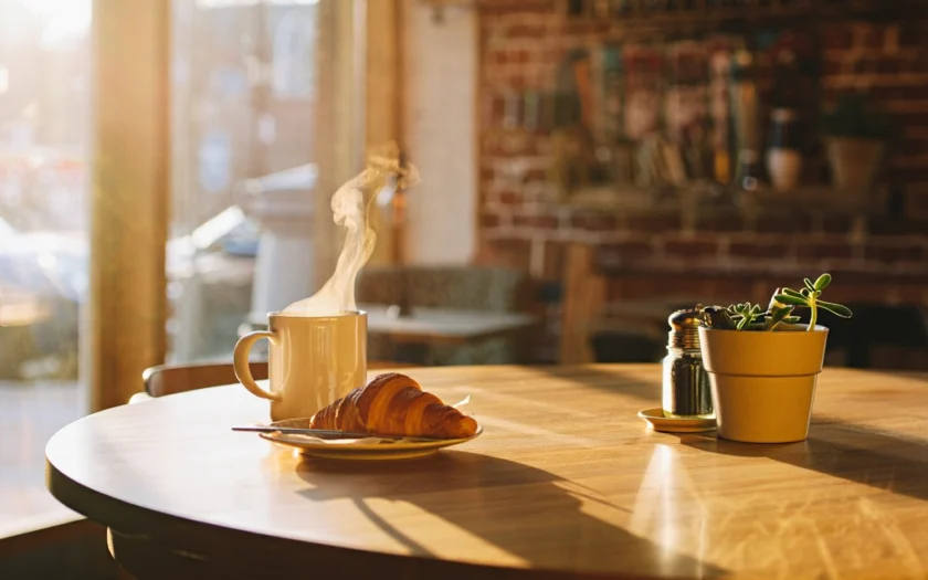 Столы для общественных заведений